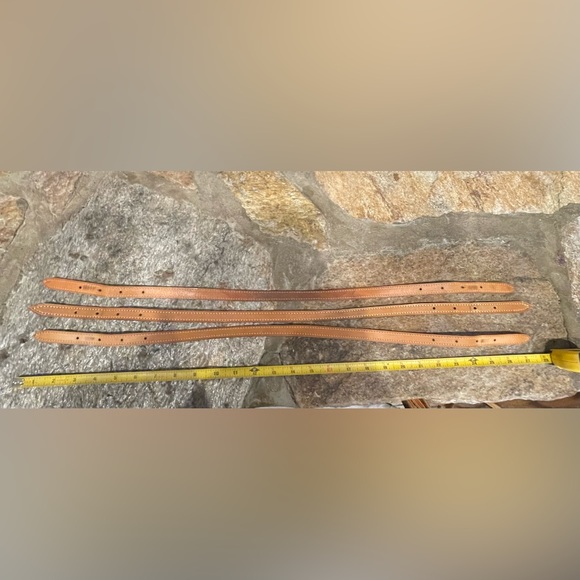 Authentic Louis Vuitton Leather shoulder strap pad & 2 used straps 28in - Picture 5 of 13